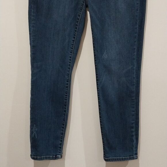 Judy Blue Jeans Women's Size 15/32 Relaxed Fit Denim Whiskering Distressed - Picture 7 of 16